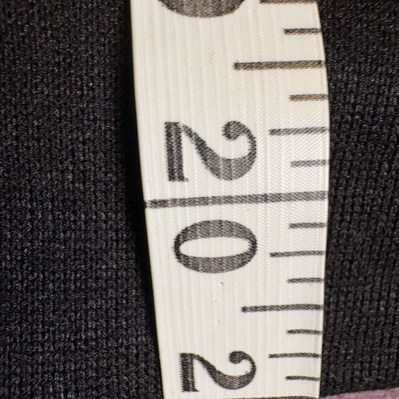 WDIRARA- pre-owned worn 1 time black with red lips printed on front 1X - Picture 8 of 11